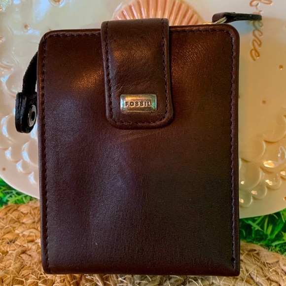 Fossil, vintage butter soft deep brown wallet, NWOT - Picture 1 of 10